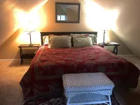 Awesome Fully Furnished Ski Chalet for 6 is Close to Slopes! Hotel dekat Portage Glacier