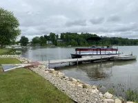 5-Star Lakeside Luxury & Comfort!