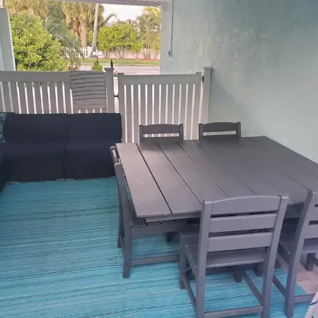 A Lazy River Day & Night 4 Bedrm  w lazy river heated pool! Bikes & Beach Gear!