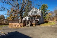 5 miles from New Paltz, close to Vassar, SUNY ideal for weddings and graduations