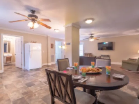 Ada-Friendly Estate Cottage • 2 King Beds • Quiet Retreat Hotels in Mars Hill