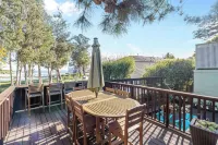 Ocean View ~ Steps to the Beach  ~ Family Ohana friendly - 4-Star