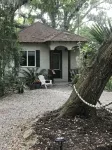 Quiet, Secluded Cottage, Close to Sapelo, Birding, nature, fishing Free wi-fi!