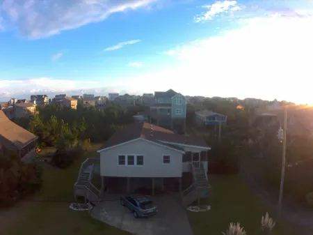 “Wait-n-Sea” this adorable beach box, located oceanside