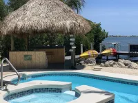 NEPTUNES END - 4 Bedrooms / 3 Bathrooms Waterfront Retreat-  Pool & Sunset Views