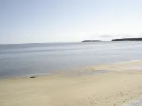 Beach front Cottage, close to downtown - Private Beach and Great Water views