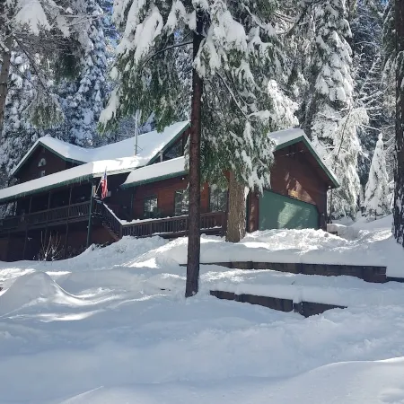 Gorgeous Deer Run Chalet (includes neighborhood lake access)
