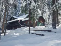 Gorgeous Deer Run Chalet (includes neighborhood lake access)