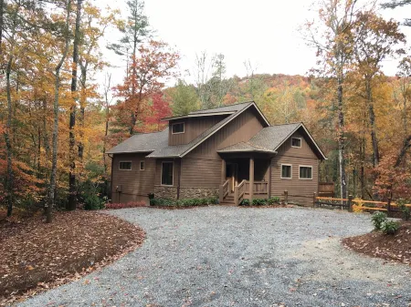 Beautiful mountain retreat home in Mountain Club at Cashiers