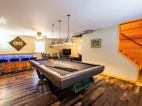 Private Modern Cabin with Hot Tub on 11 Acres - the Perfect up North Getaway Hotels in Scott