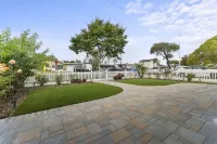 Peaceful Home for Big Family 4Bed 2Bath 7Mins to Beach & Near Disneyland