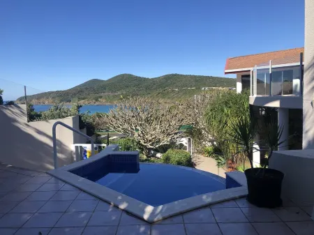 Forster- Beachfront Views & Pool -Jewel of the Sea