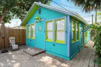 Walk Downtown; Beach 1.1 Miles, Bar, Karaoke, Family Friendly, Jimmy Buffet Vibe