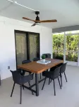 WELCOME- MARCO ISLAND BEACH LIFEISGOOD STYLISH HOME! FOOD, FUN, SUN & MEMORIES!