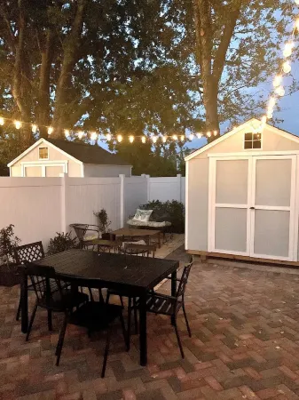 Renovated Home by Central Park-King Bed! Family Friendly. 2 Blocks to Beach! Отели в г. Кейп Чарльз