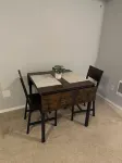 Private Hot Tub, Charming 1-bedroom apartment in delightful Vancouver with WiFi