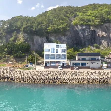Namhae Red Wave Pension
