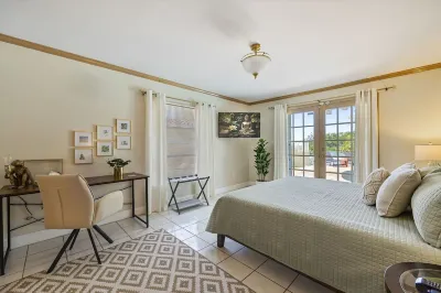Beautiful River Front Home - Private Pool - Walk to Beach-Kayaks