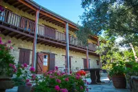 Eveleos Country House