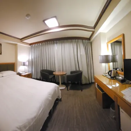 Insadong Crown Hotel Отели рядом с достопримечательностью «Торговый центр Tong-In Store»