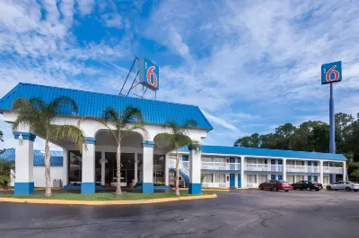 Motel 6 Daytona Beach, FL - Speedway Hôtels à : Daytona Beach