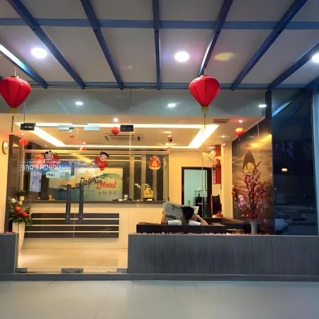 Dolphin Hotel