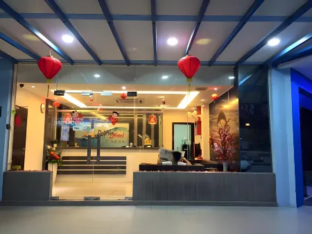 Dolphin Hotel Отели в г. Порт Кланг