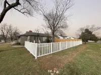 Spacious Midtown 4 bedroom, 3 bath house with private yard. Close to Expo Center