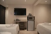 Debden Guest House - Bed and Breakfast