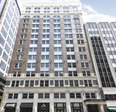 Luxurious living right in the heart of Downtown! โรงแรมใน