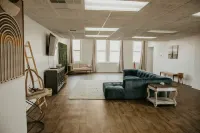 Downtown condo Cozy 2-bedroom  with WiFi, AC in charming Owensboro