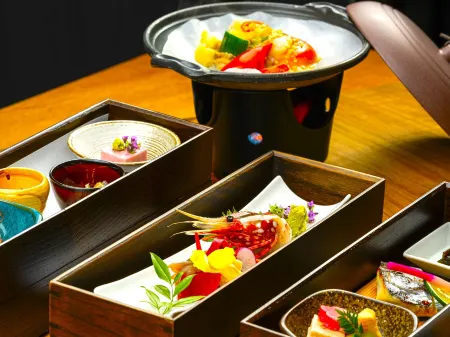 Niseko Grand Hotel Отели рядом с достопримечательностью «Goshiki Onsen»