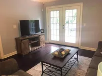2-bedroom condo in charming Oxford within walking distance of the stadium.