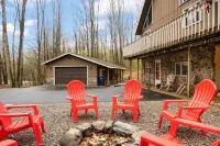 Shanty Creek Retreat - Pool & Hot Tub Access - Close to Torch Lake