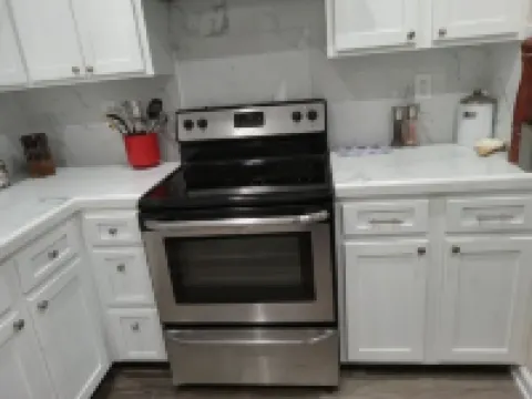 Lovely 4-bedroom/3 bathroom house in Newnan with AC, WiFi.