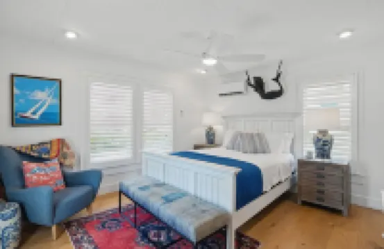 Location!!! A One Bedroom Cottage, 2 Blocks from Gulf, and Old Naples.