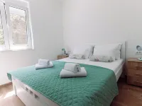 Waterfront Apartment Petrovina Hoteles en Dobrota