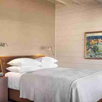 Otis Harbor Springs Rooms