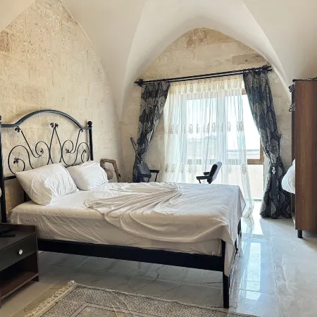 Petra Şah Konağı