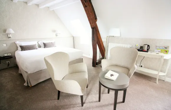 特裡布納勒酒店