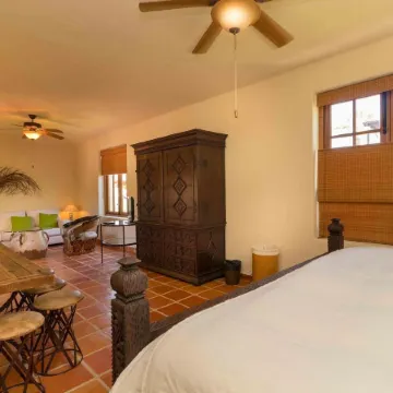 Casa de La Alegria 3Br by Casago