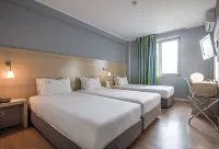 ClipHotel Hotels in Mafamude