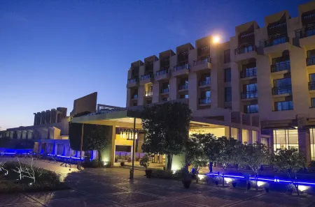 Zaver Pearl Continental, Gwadar