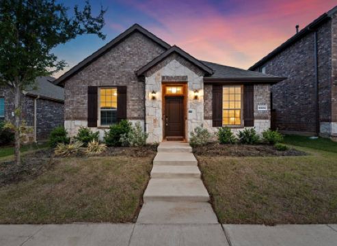 Single-level Home Game Area Ideal for Long Stays