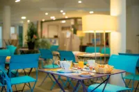 Résidence Vacances Bleues les Jardins d'Arvor - Bữa sáng