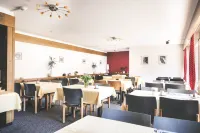 Hotel Alpina - breakfast