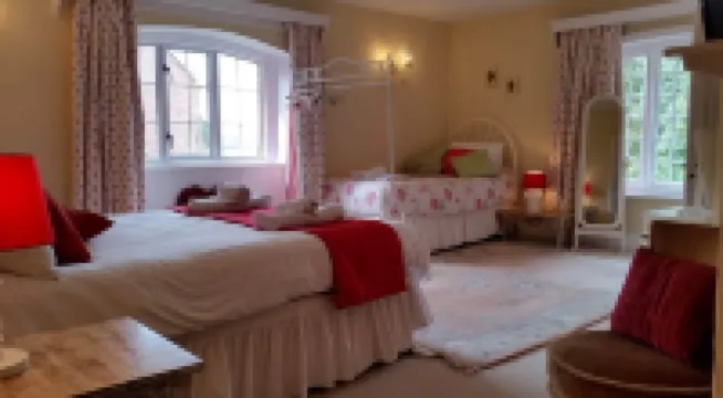 Bridge Farmhouse - Eight Ensuite Bedrooms