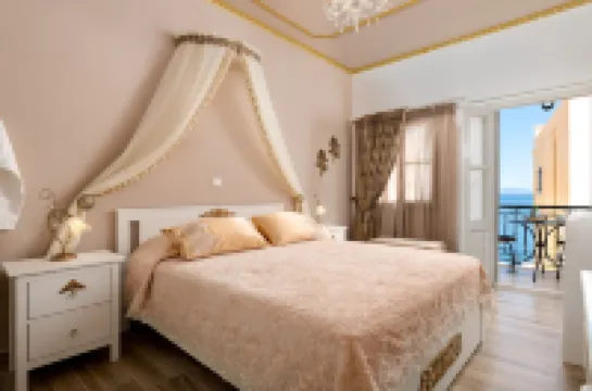 Marika's Deluxe Rooms