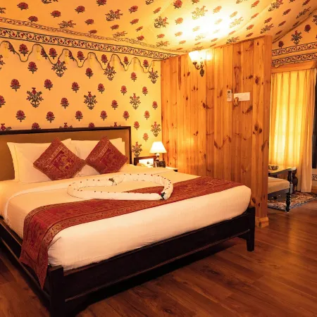 Om Vilas Benares, Varanasi
