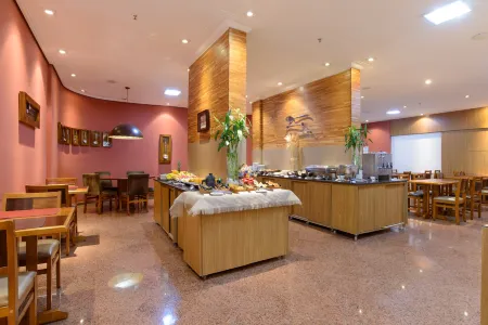 Faro Hotel São José Dos Campos Отели в г. Сан-Жосе-дус-Кампус